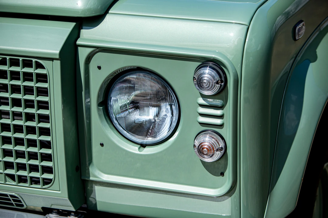 2016 Land Rover Defender 90 - Image 19 of 31