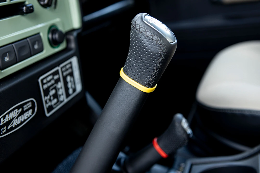 2016 Land Rover Defender 90 - Image 30 of 31