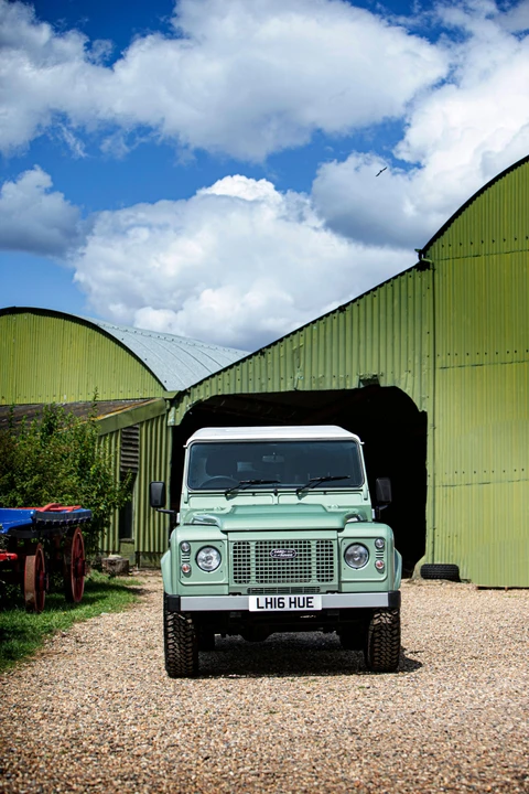 2016 Land Rover Defender 90 - Image 17 of 31