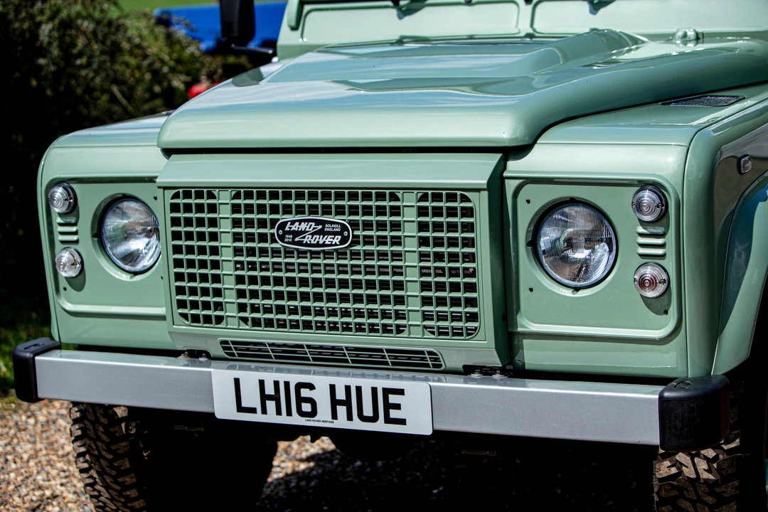 2016 Land Rover Defender 90 - Image 18 of 31