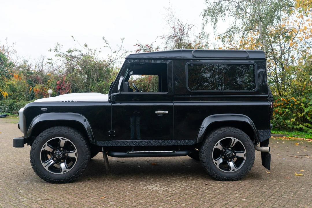 2016 Land Rover Defender 90 - Image 12 of 21