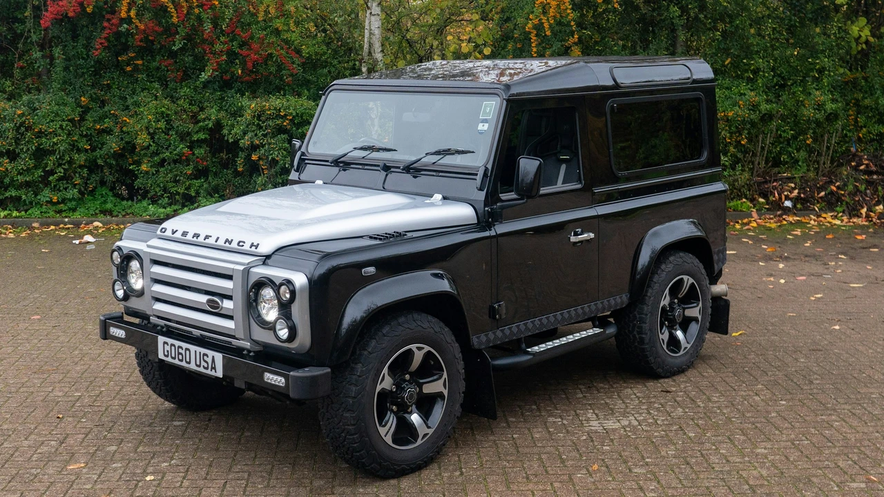 2016 Land Rover Defender 90 - Image 18 of 21