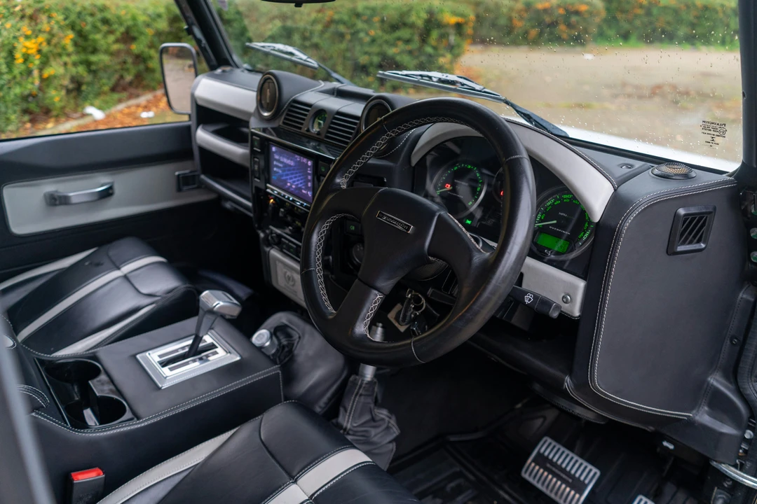 2016 Land Rover Defender 90 - Image 4 of 21