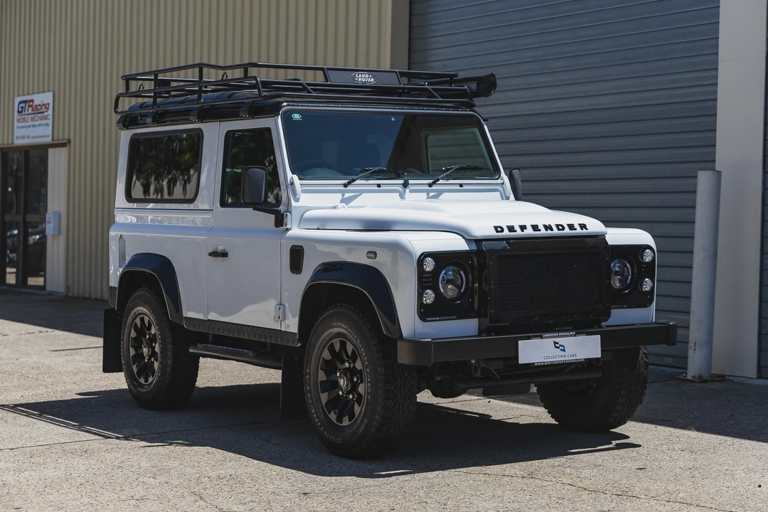2016 Land Rover Defender 90 - Image 9 of 31