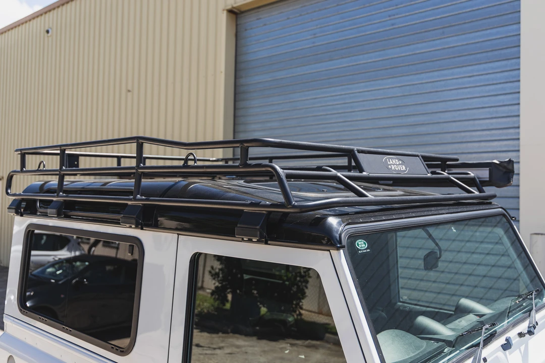 2016 Land Rover Defender 90 - Image 15 of 31