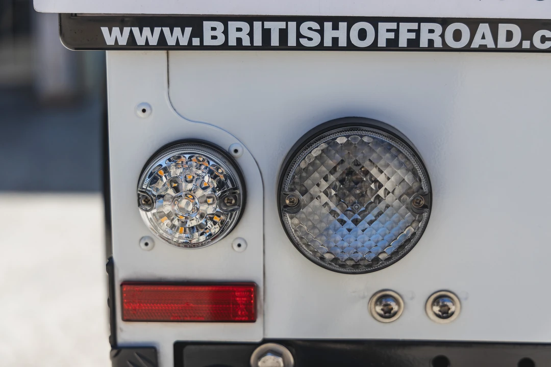 2016 Land Rover Defender 90 - Image 20 of 31
