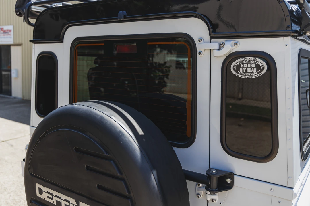 2016 Land Rover Defender 90 - Image 24 of 31
