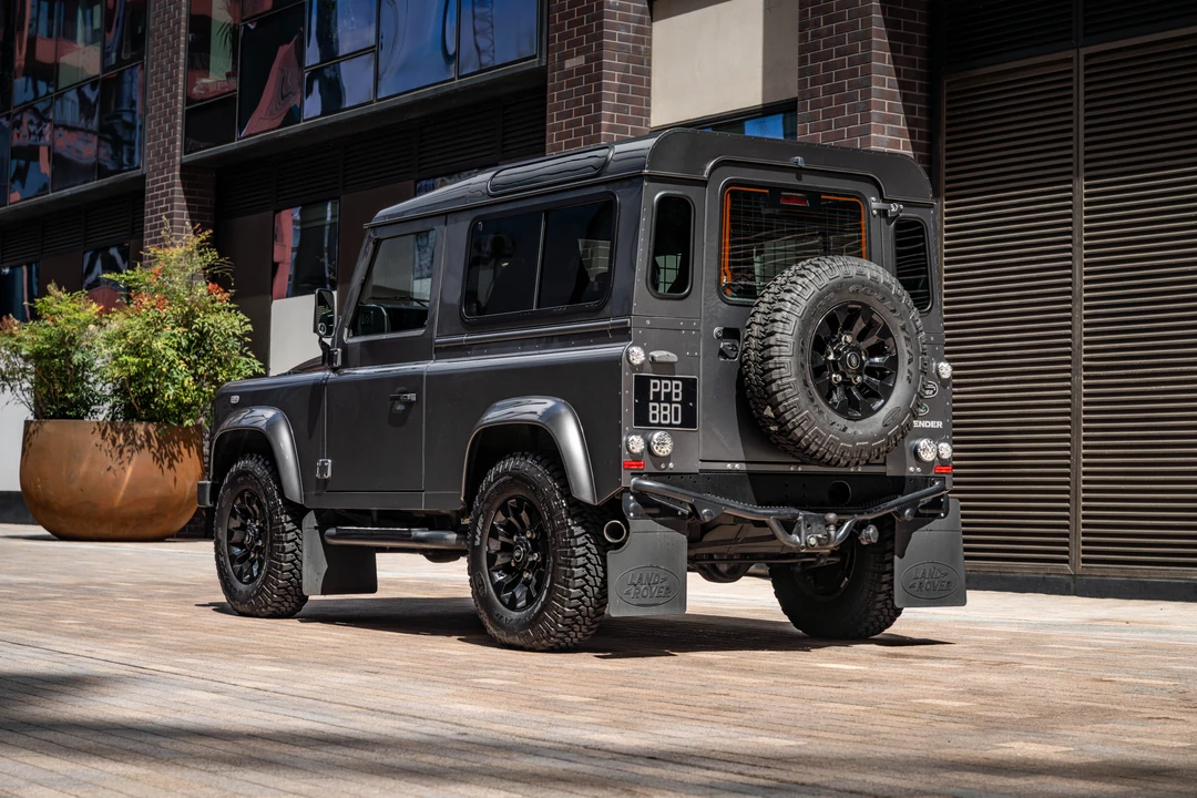 2016 Land Rover Defender 90 - Image 16 of 31