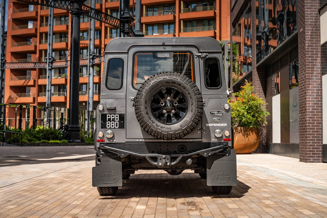 2016 Land Rover Defender 90 - Image 18 of 31