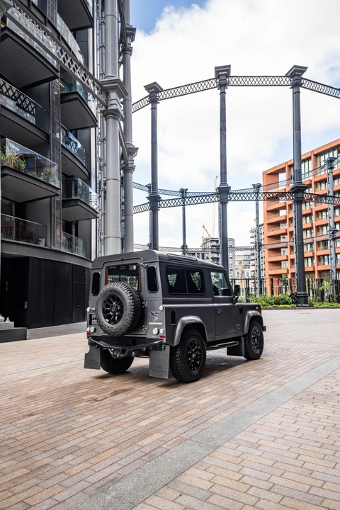 2016 Land Rover Defender 90 - Image 23 of 31