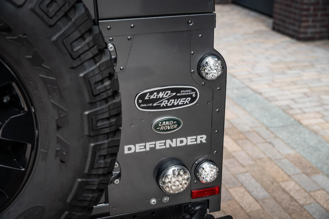 2016 Land Rover Defender 90 - Image 24 of 31
