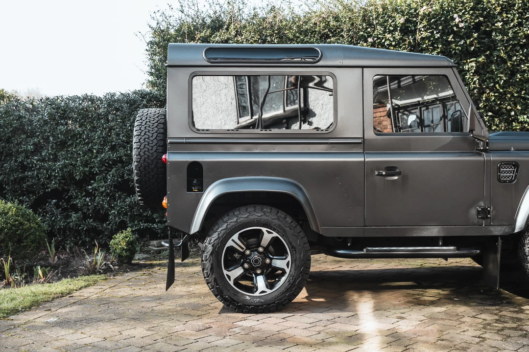 2016 Land Rover Defender 90 - Image 29 of 31