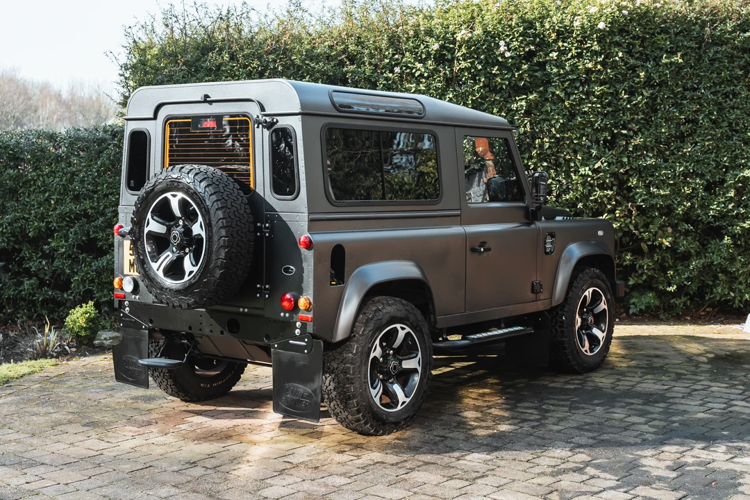2016 Land Rover Defender 90 - Image 13 of 31