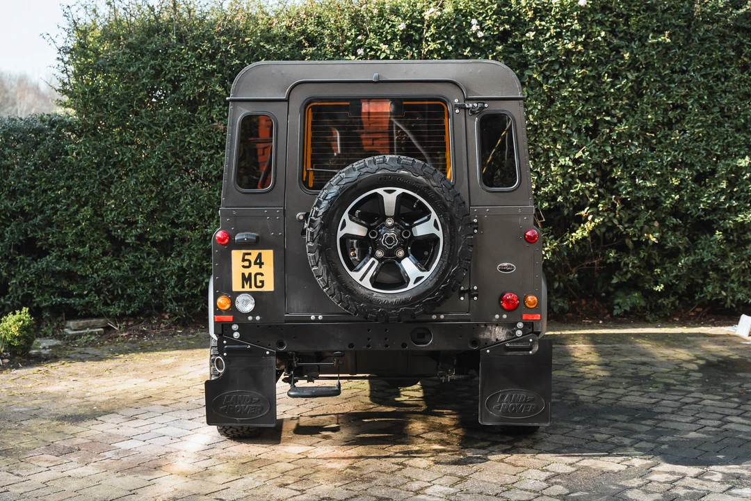 2016 Land Rover Defender 90 - Image 14 of 31