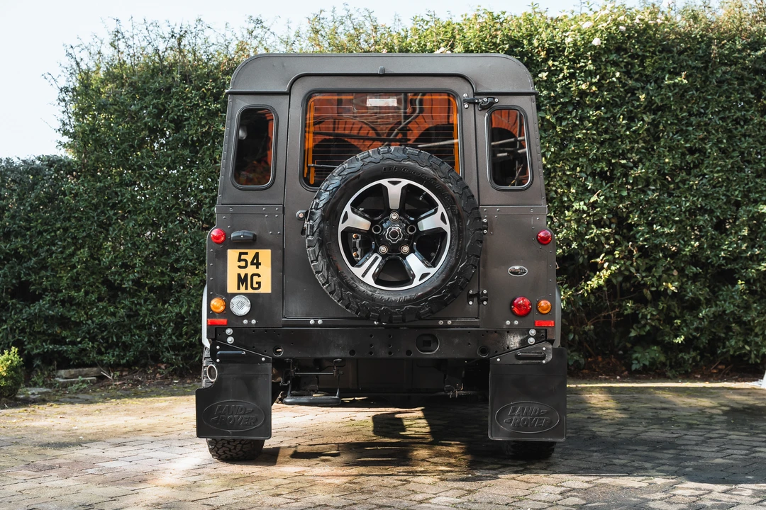 2016 Land Rover Defender 90 - Image 6 of 31