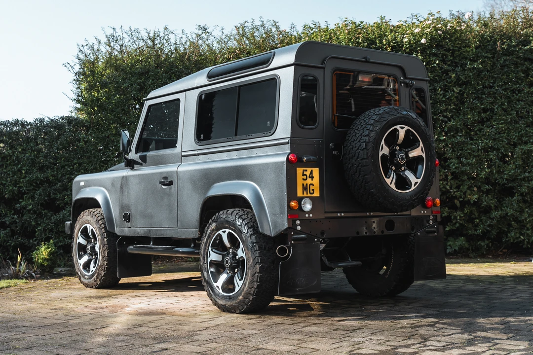 2016 Land Rover Defender 90 - Image 7 of 31