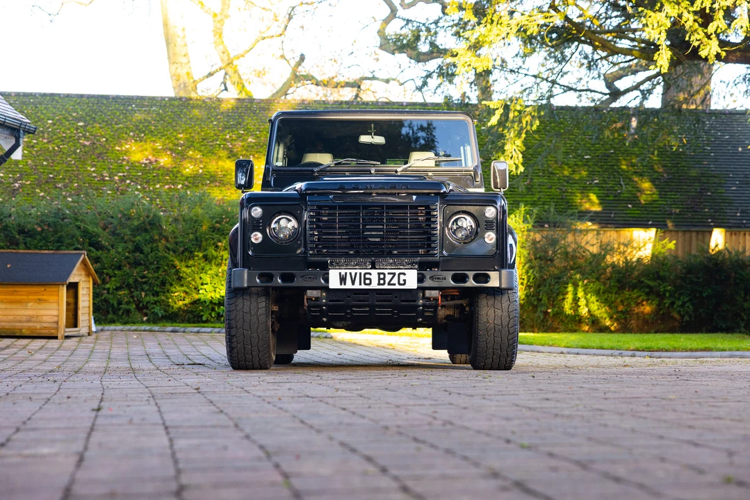 2016 Land Rover Defender 90 - Image 2 of 31