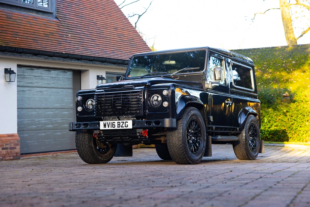 2016 Land Rover Defender 90 - Image 3 of 31