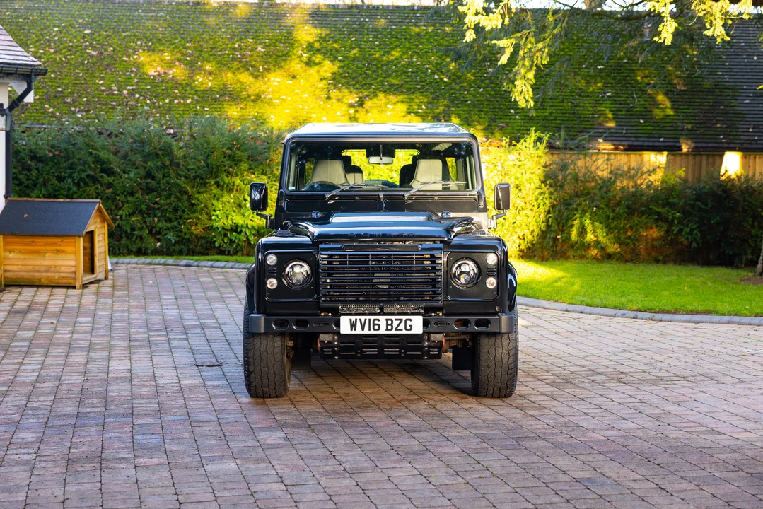 2016 Land Rover Defender 90 - Image 10 of 31
