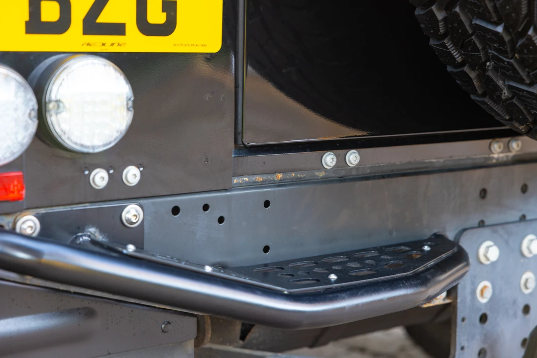2016 Land Rover Defender 90 - Image 14 of 31