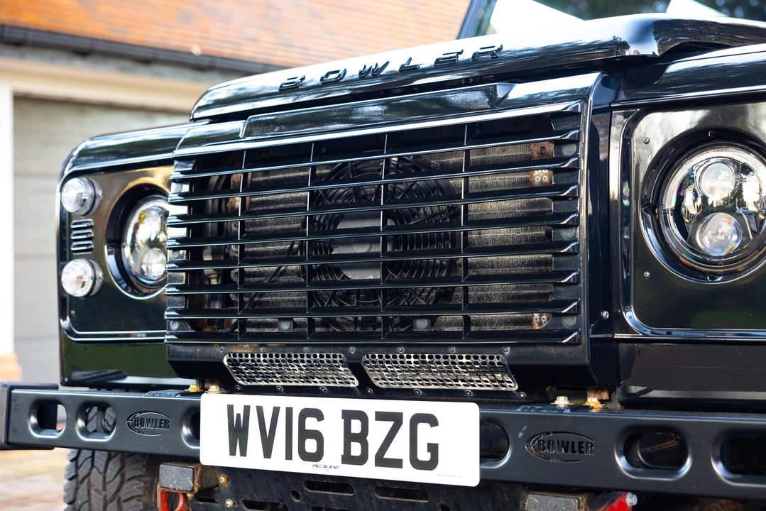 2016 Land Rover Defender 90 - Image 19 of 31