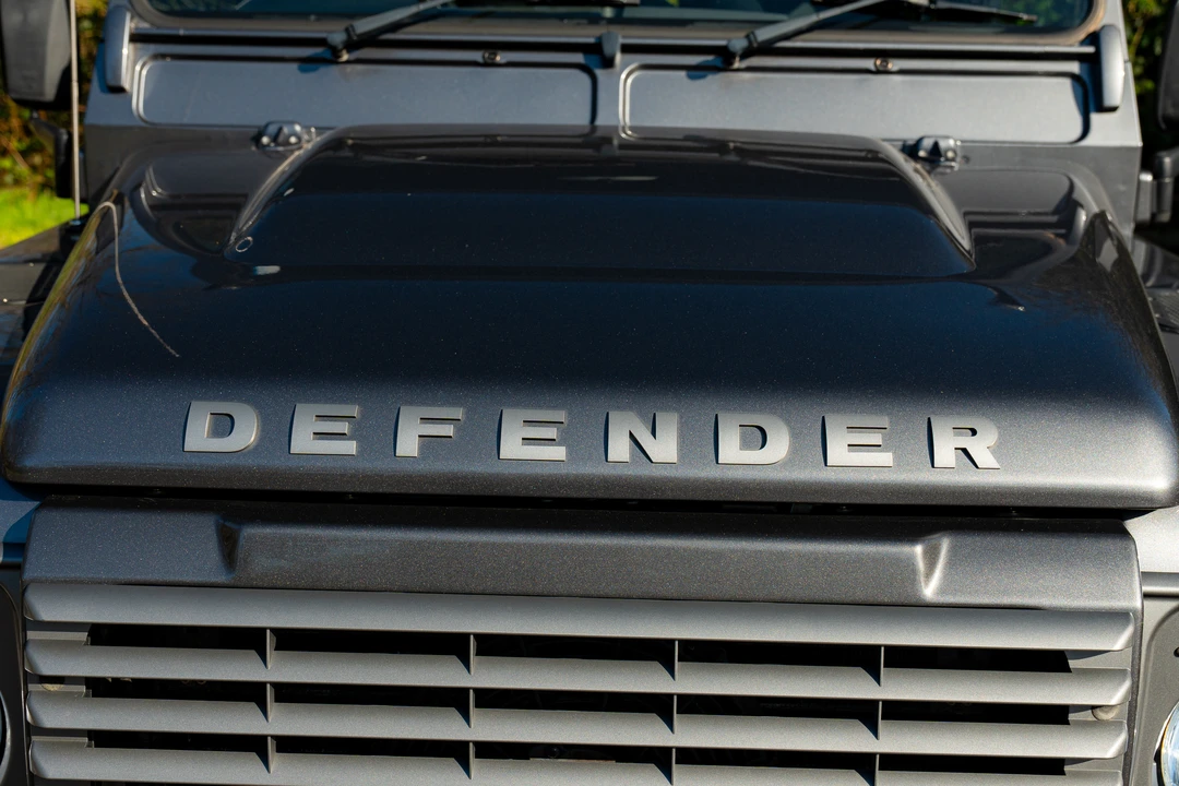 2016 Land Rover Defender 90 - Image 19 of 31
