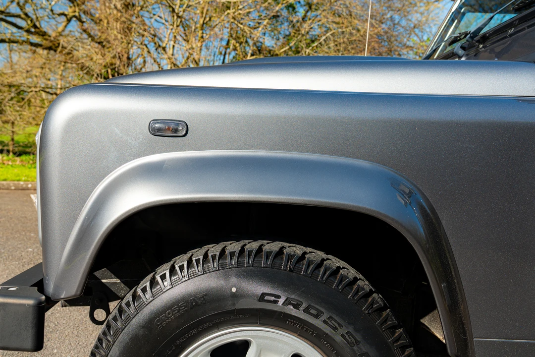2016 Land Rover Defender 90 - Image 27 of 31