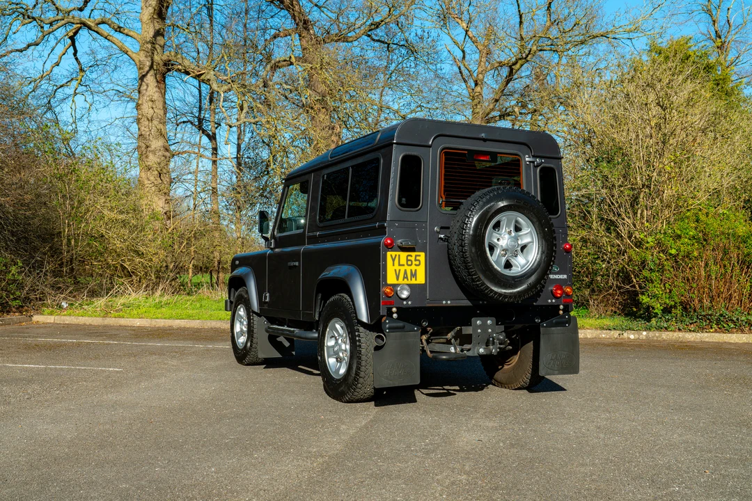 2016 Land Rover Defender 90 - Image 14 of 31