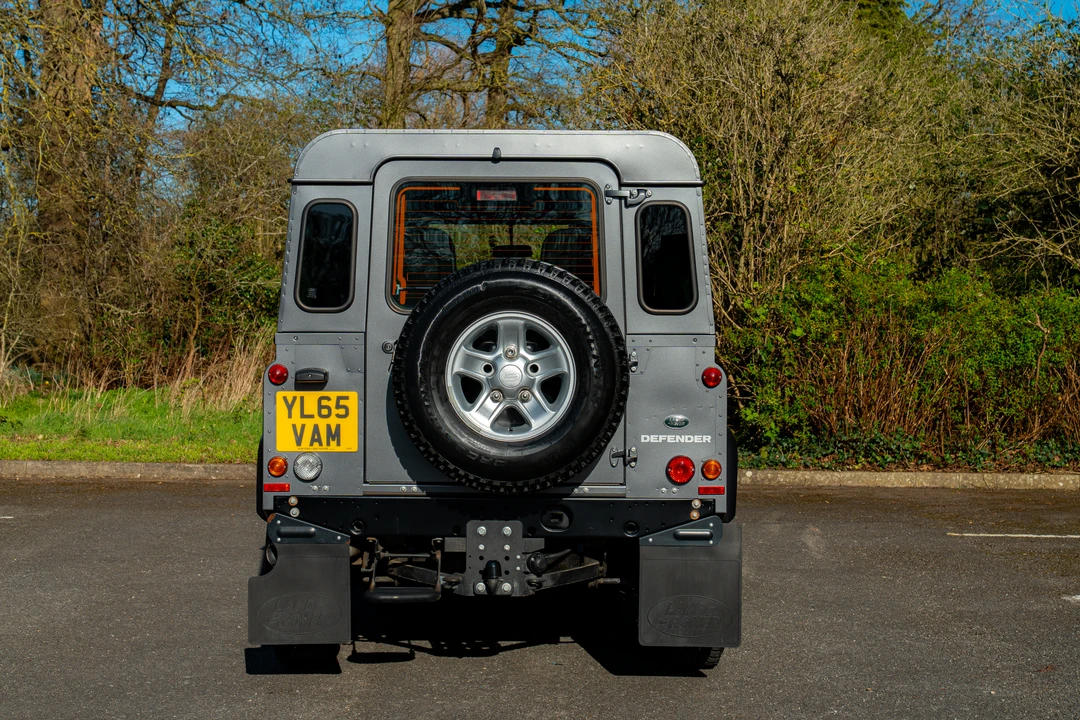 2016 Land Rover Defender 90 - Image 6 of 31