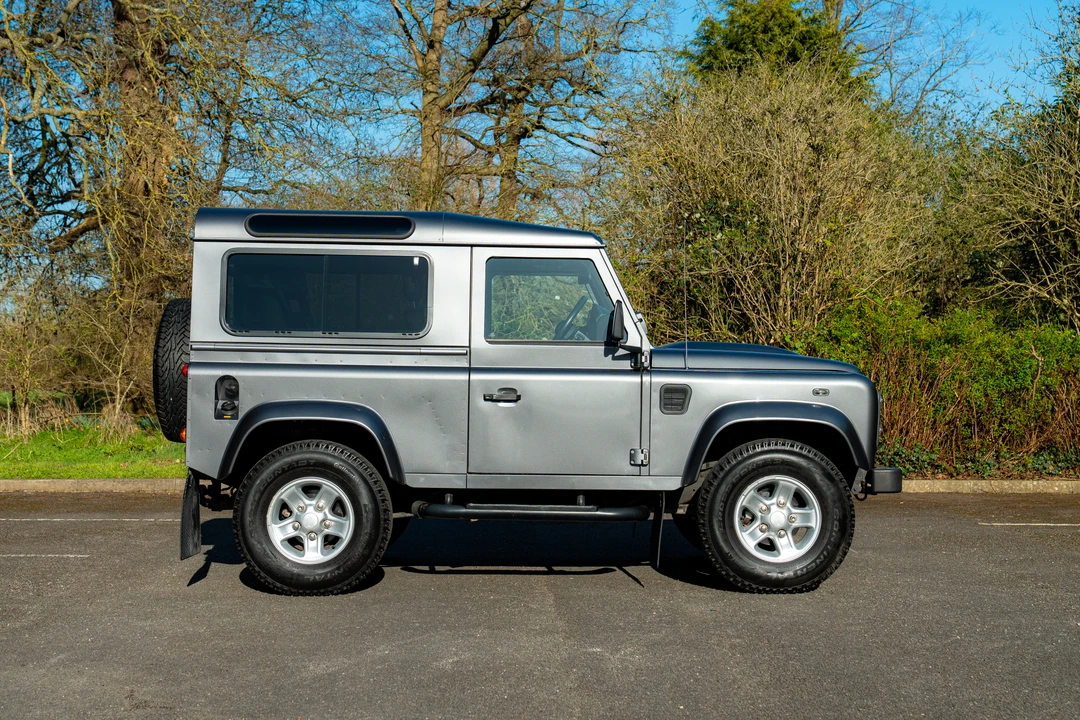 2016 Land Rover Defender 90 - Image 12 of 31
