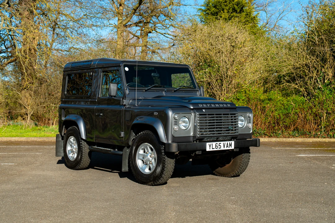 2016 Land Rover Defender 90 - Image 11 of 31