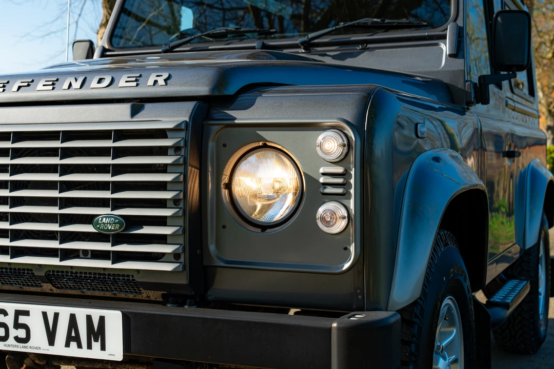2016 Land Rover Defender 90 - Image 25 of 31