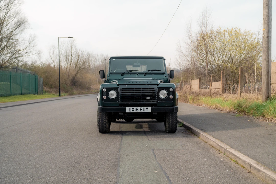 2016 Land Rover Defender 90 - Image 17 of 31