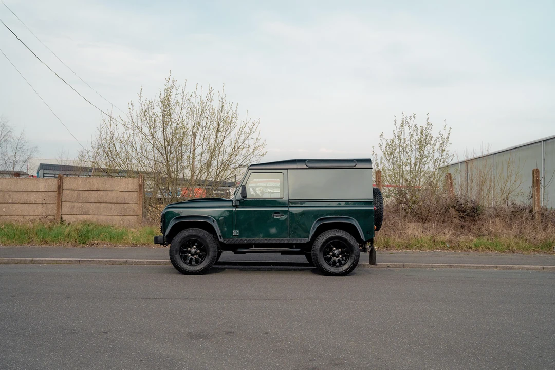 2016 Land Rover Defender 90 - Image 12 of 31