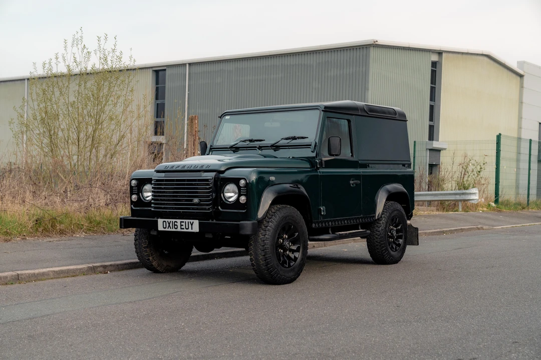 2016 Land Rover Defender 90 - Image 11 of 31