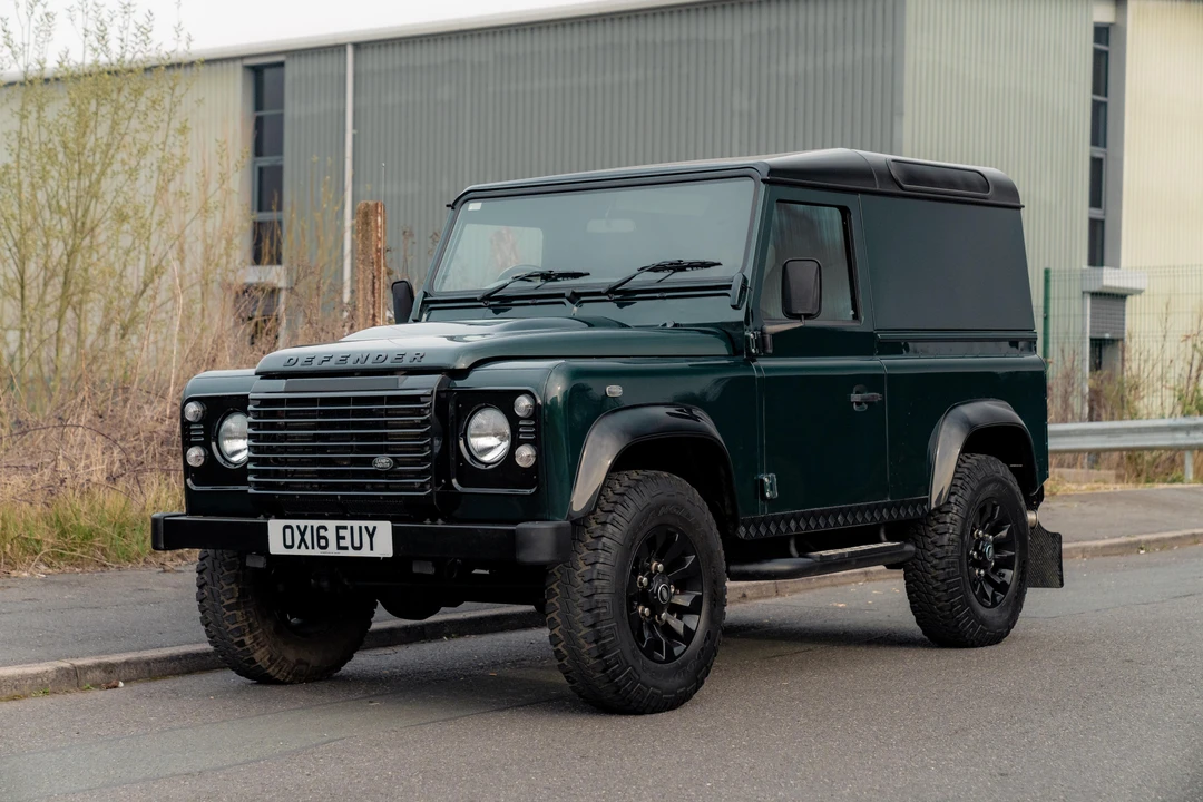2016 Land Rover Defender 90 - Image 3 of 31