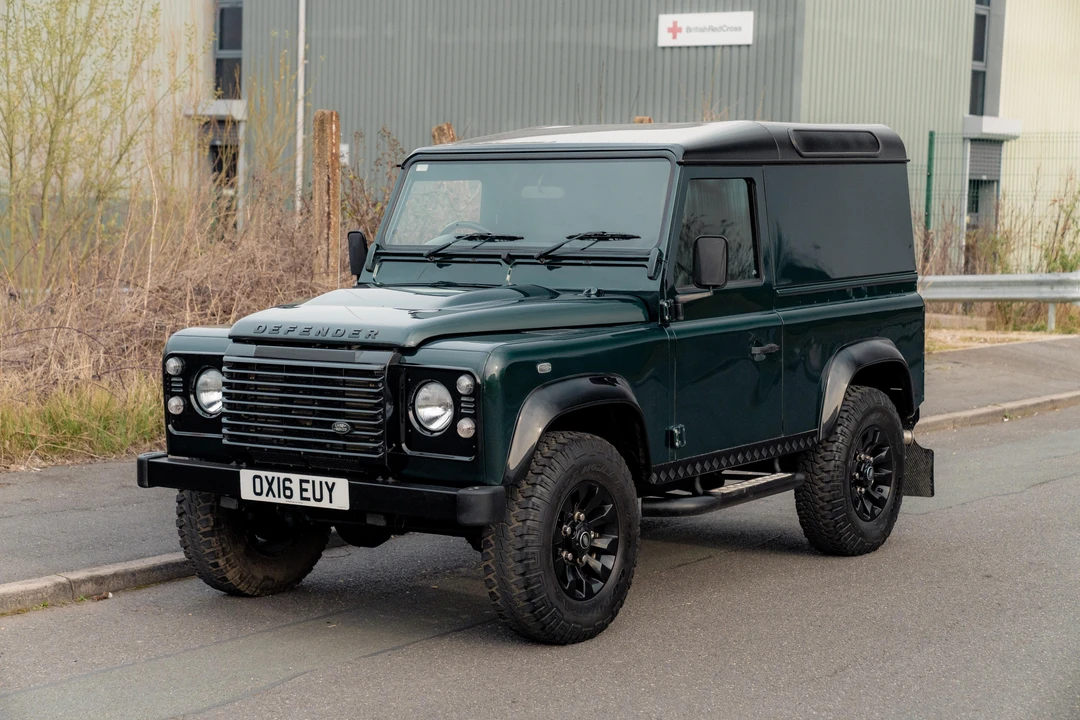 2016 Land Rover Defender 90 - Image 21 of 31