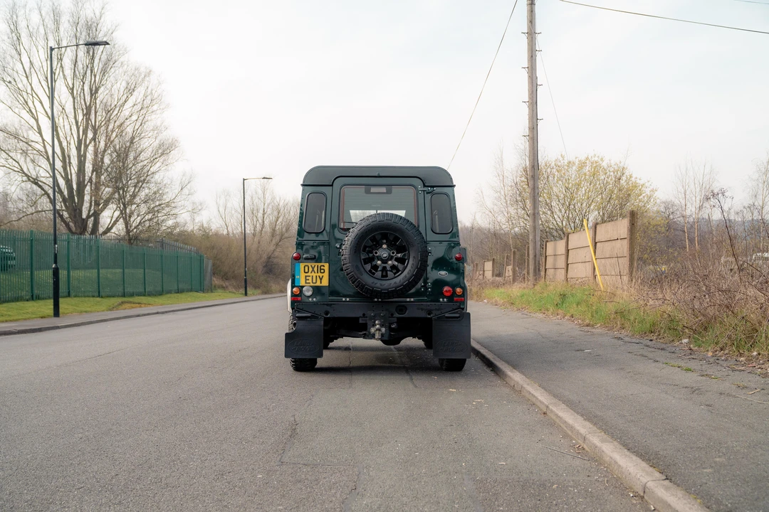 2016 Land Rover Defender 90 - Image 14 of 31