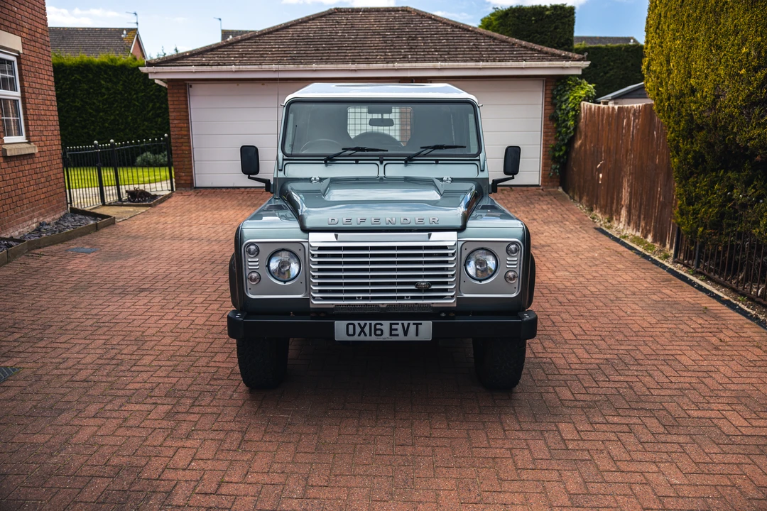 2016 Land Rover Defender 90 - Image 11 of 31