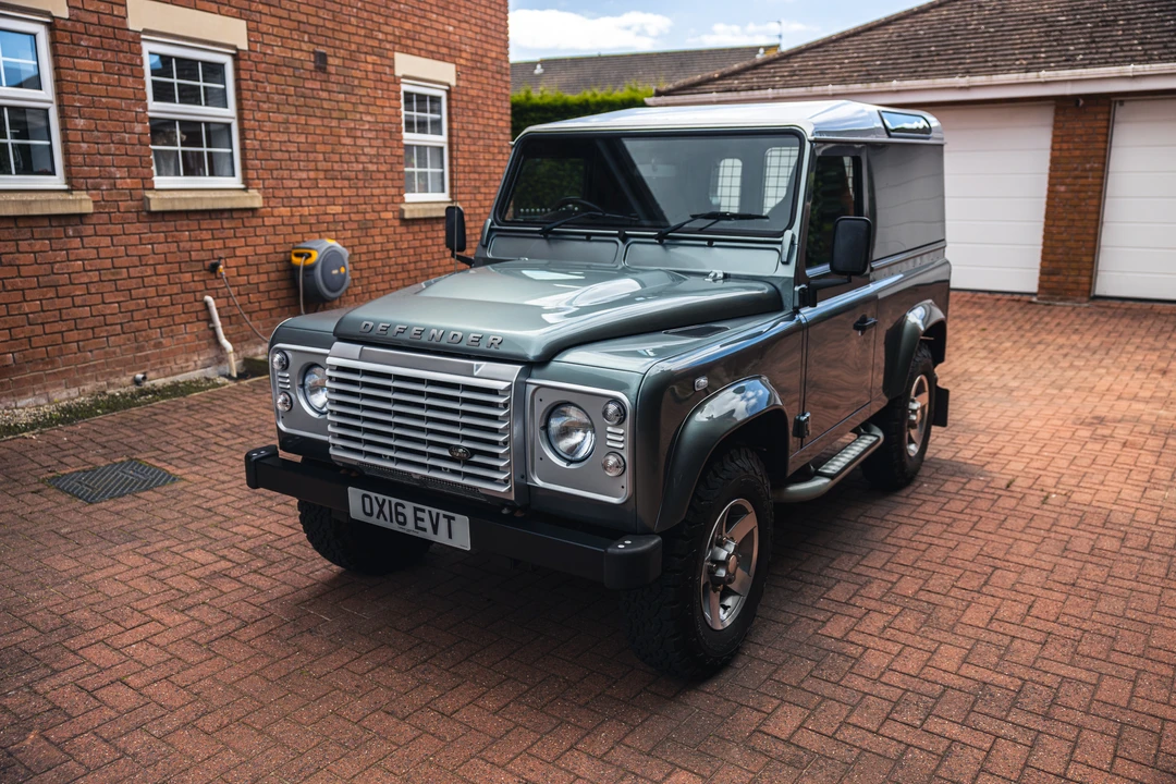 2016 Land Rover Defender 90 - Image 12 of 31
