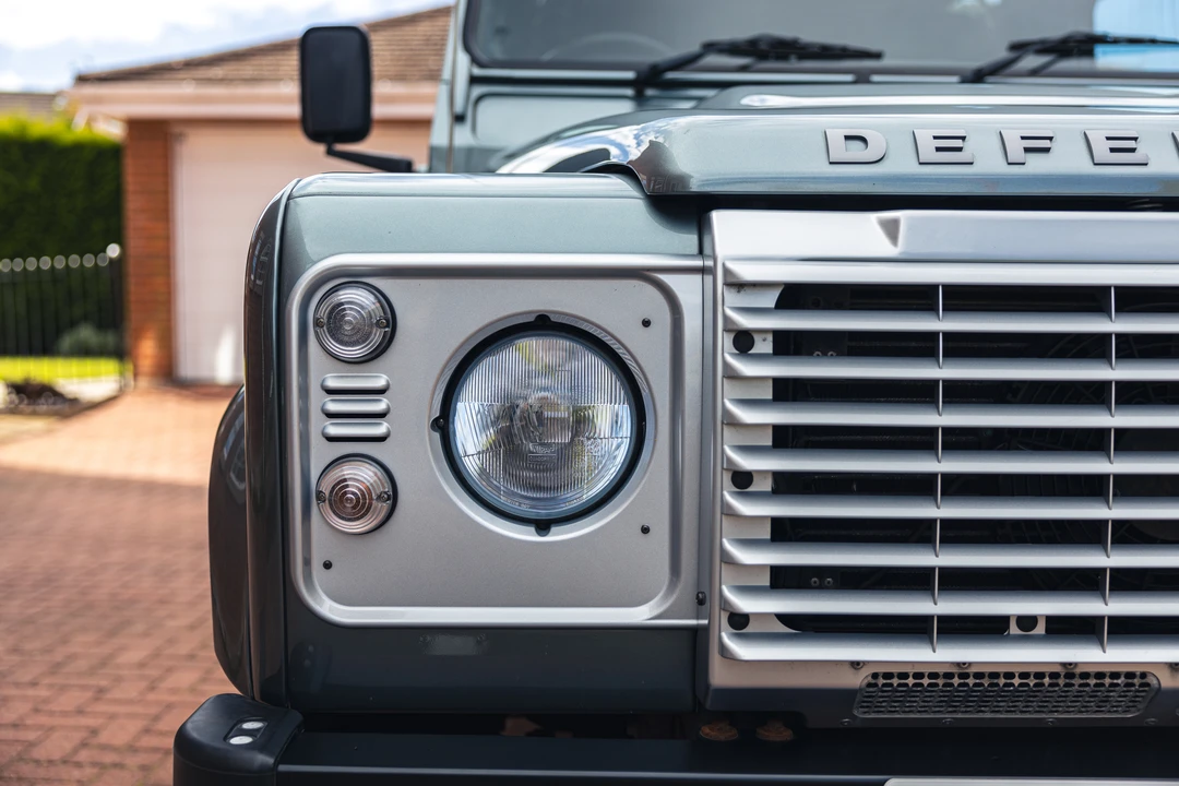 2016 Land Rover Defender 90 - Image 17 of 31