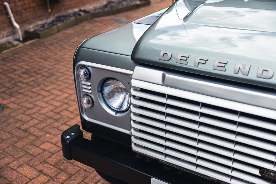 2016 Land Rover Defender 90 - Image 23 of 31