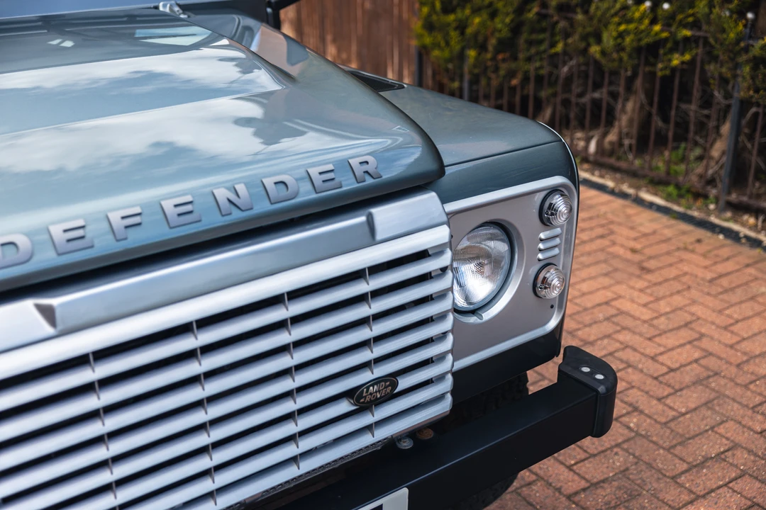 2016 Land Rover Defender 90 - Image 25 of 31