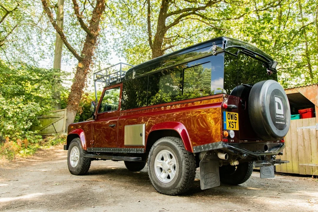 2016 Land Rover Defender - Image 3 of 31