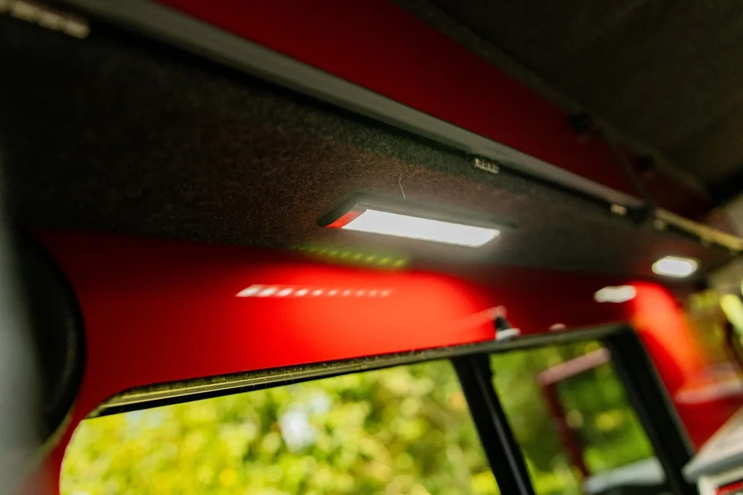 2016 Land Rover Defender - Image 20 of 31