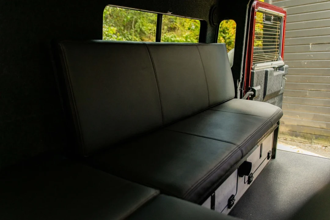 2016 Land Rover Defender - Image 24 of 31