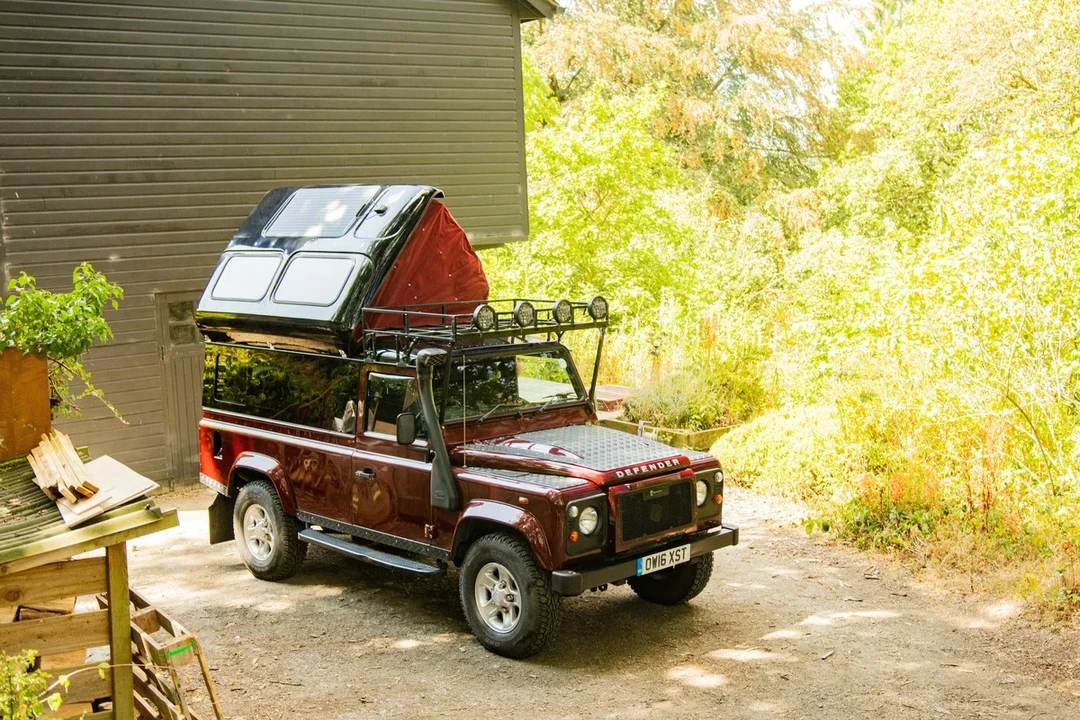 2016 Land Rover Defender - Image 5 of 31