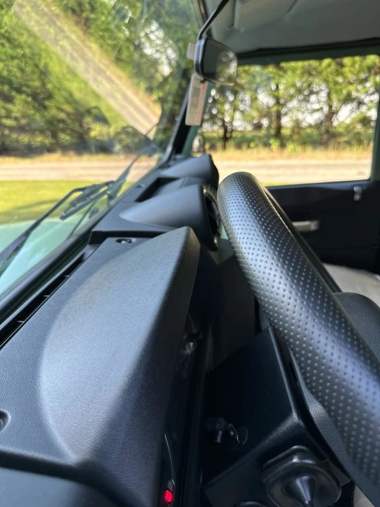 2016 Land Rover Defender - Image 24 of 31