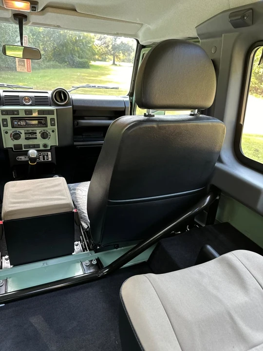 2016 Land Rover Defender - Image 21 of 31