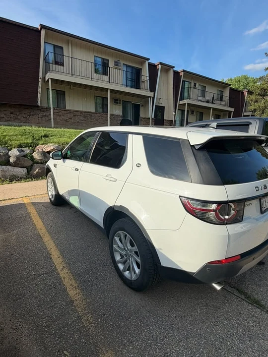 2016 Land Rover Discovery 4th Gen - Image 4 of 7